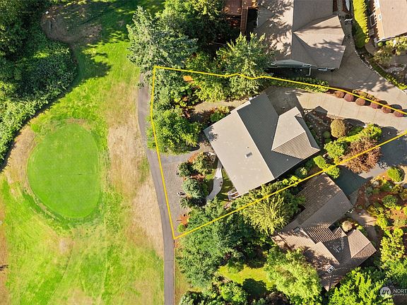 3rd image of 344 E Fairway Drive