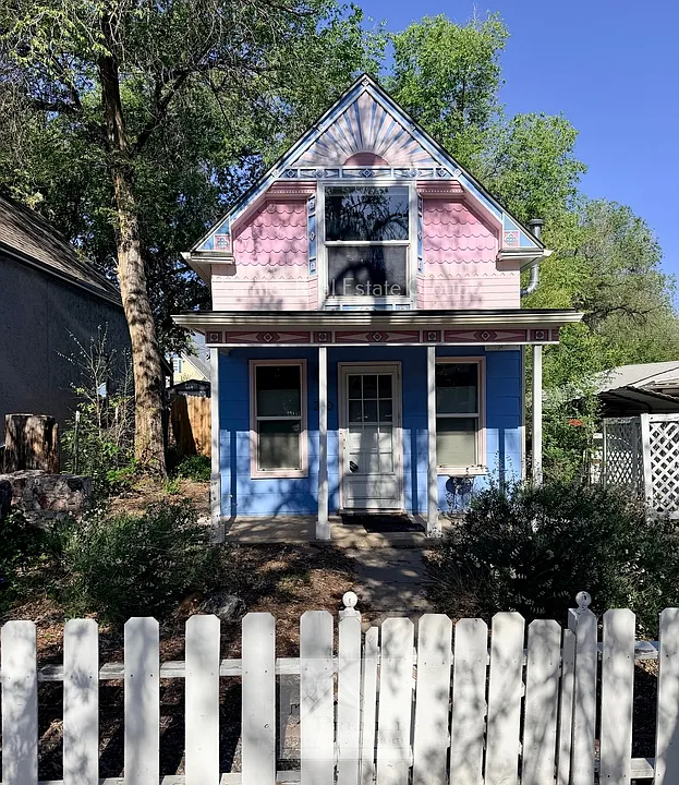 220 Willow St