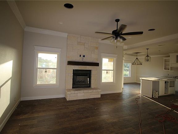 3rd image of 102 Newhouse Dr