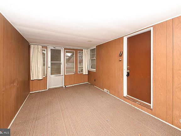 5th image of 1 Sunnyside Ln