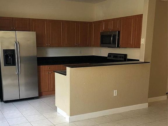 Townhouse-for-Rent-in-Doral