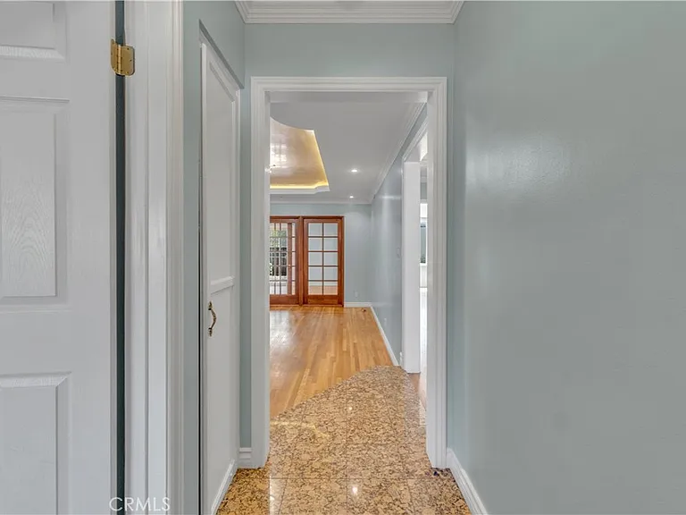 5452 Halbrent Ave — Photo 8