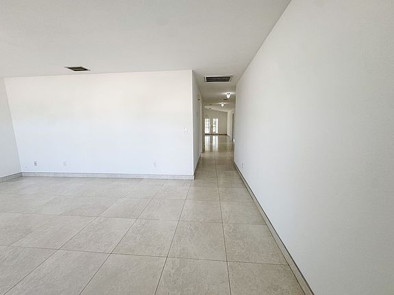 5th image of 630 105th Ave N