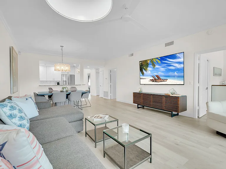 862 Hudson Ave #862 — Photo 19