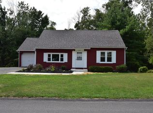 24 Hillcrest Dr, Dallas, PA 18612