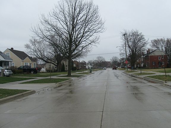 4th image of 13212 Superior St