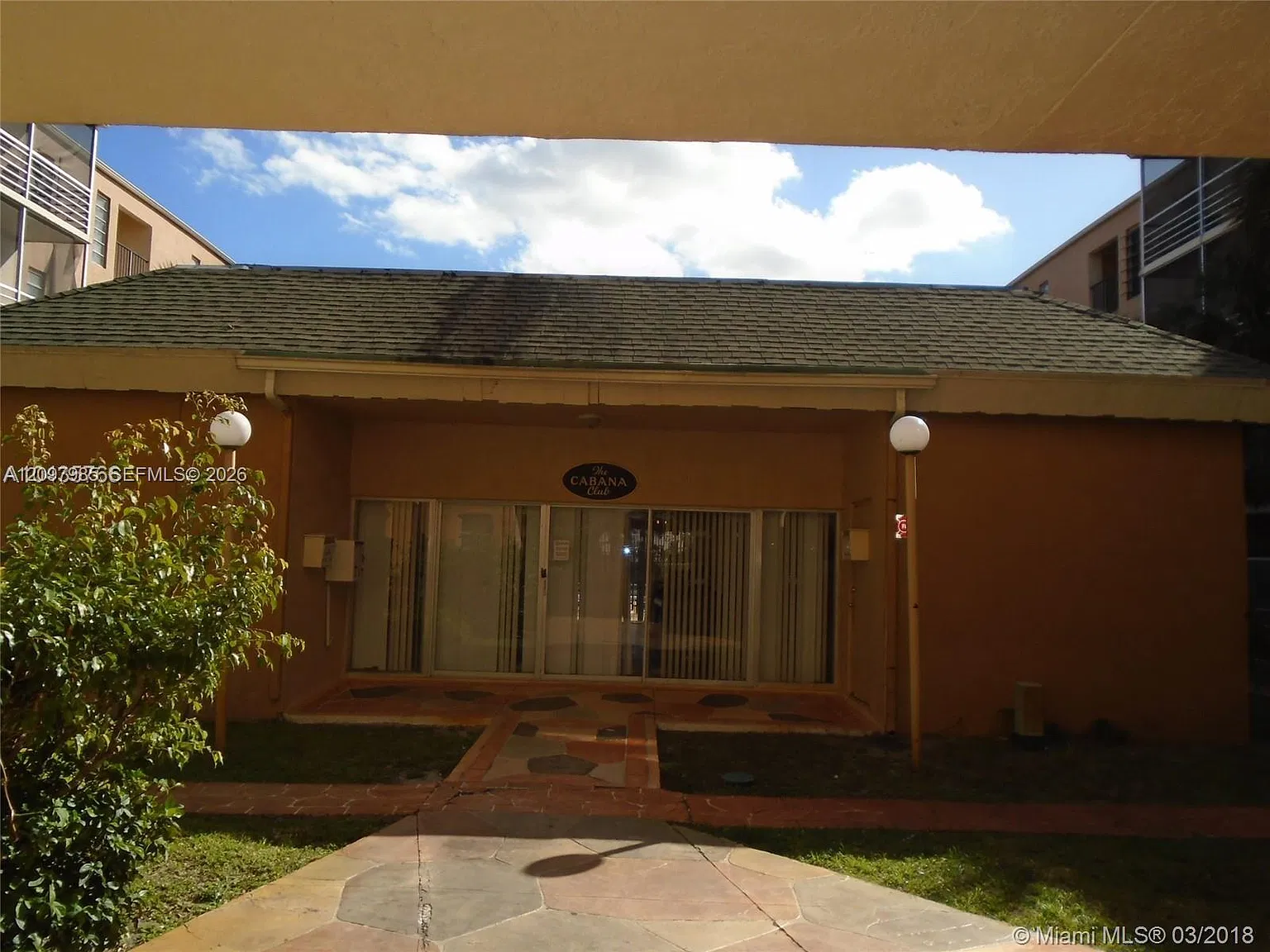 Town Square Condo — Photo 3