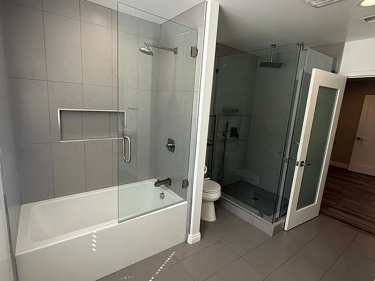 10610 Rhodesia Ave — Photo 11
