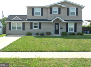 45 Nicklehill Ln, Levittown, PA 19054