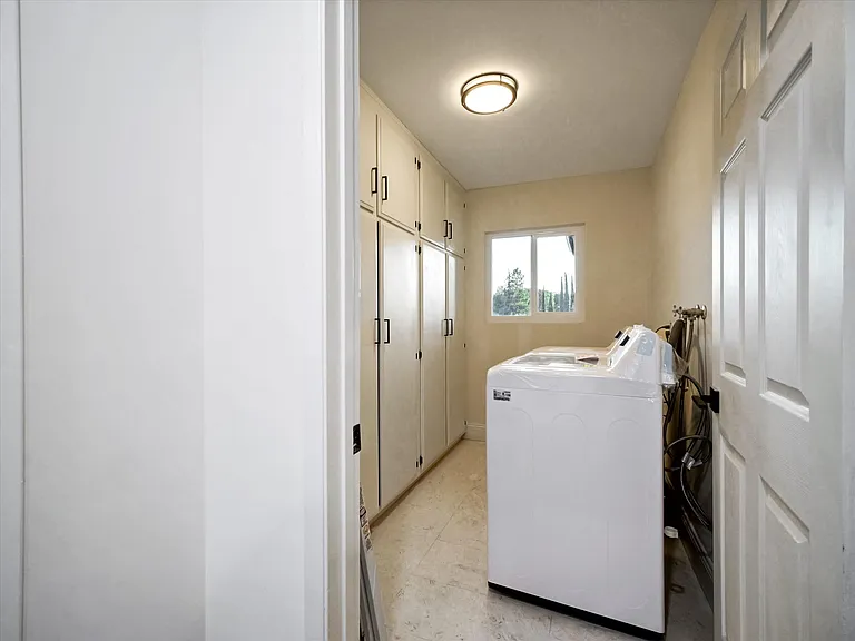 4732 Del Moreno Dr — Photo 55