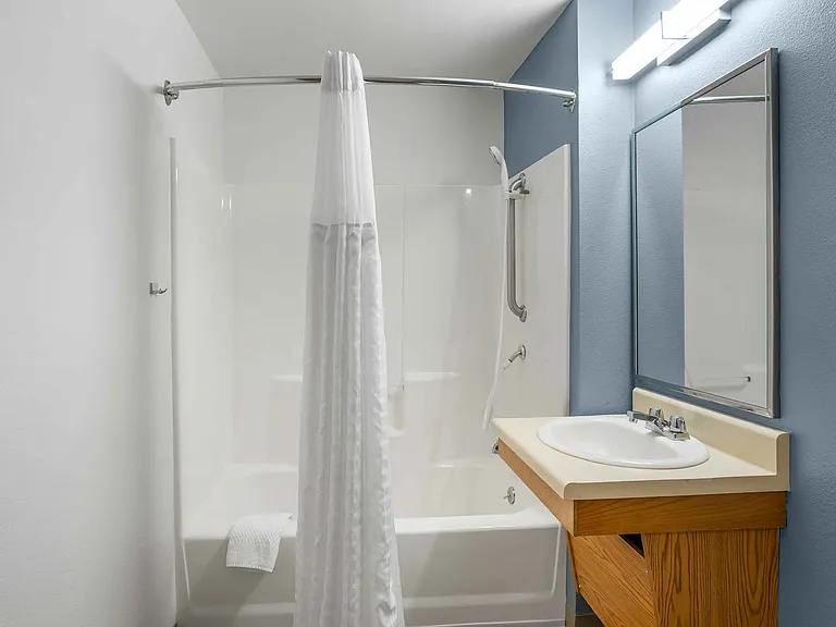 Studio Suite - 1 Full Bed