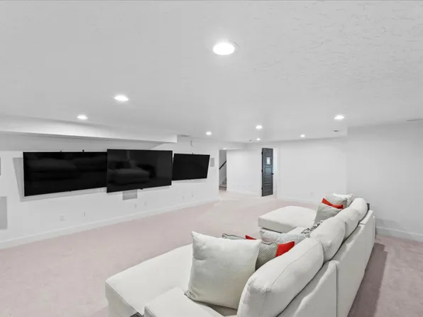 690 S Edge Ln #Id1249905p, Kaysville, UT 84037