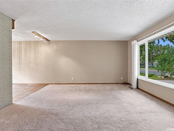 5th image of 310 Adelaide STREET E