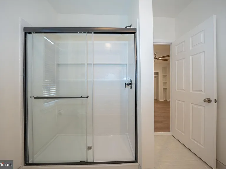 42 N Waterloo Rd #38 — Photo 18