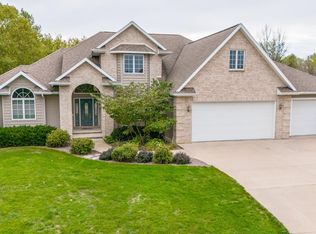 N968 W Lake Ct, Hortonville, WI 54944