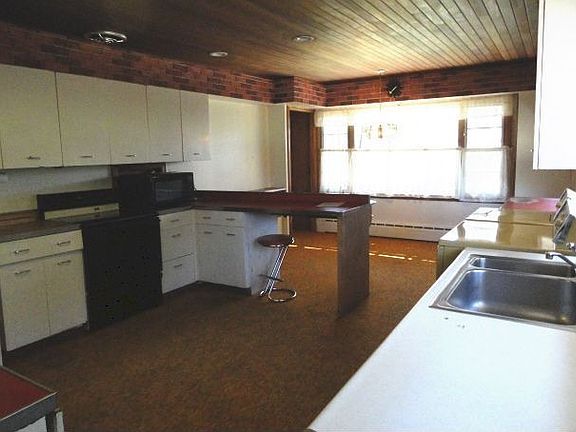 3rd image of 16543 116th Ave