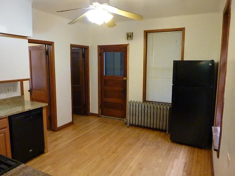 5226 W Hutchinson St #1 — Photo 8
