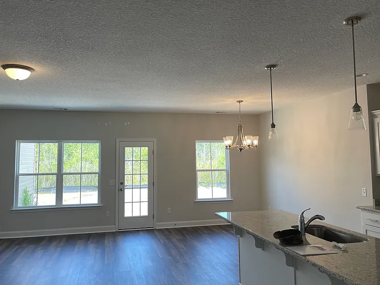 381 McClelland Loop NE — Photo 2