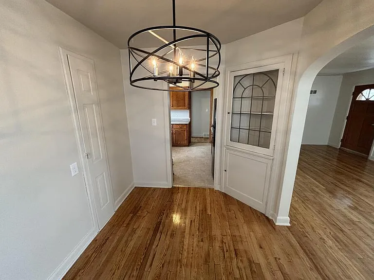 W63N399 Hillcrest Ave — Photo 8