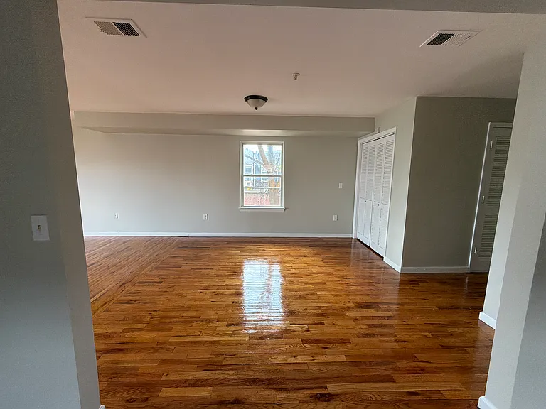 961 Bergen St #2B — Photo 7