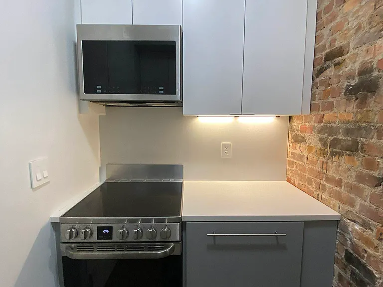 49 Prince St #12 — Photo 7