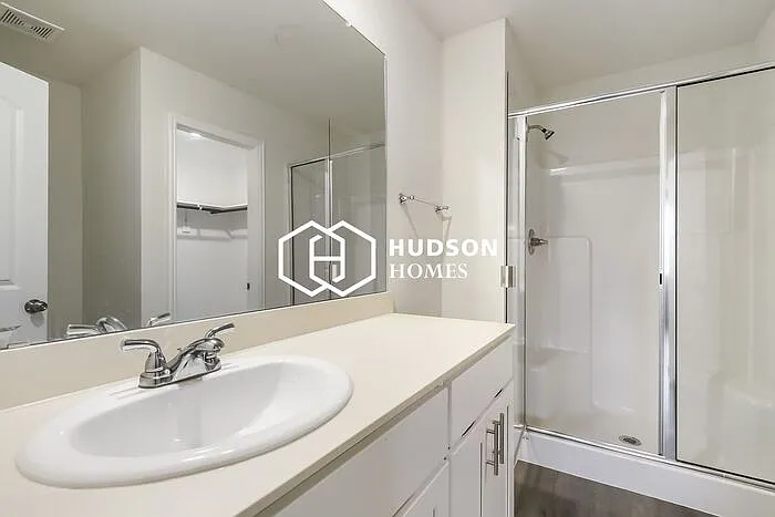 127 Holiday Dr — Photo 11