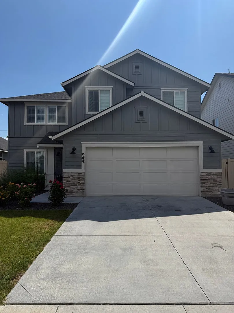 **Newer 4-Bedroom Home + Office in a Prime Commuter Location — Photo 1