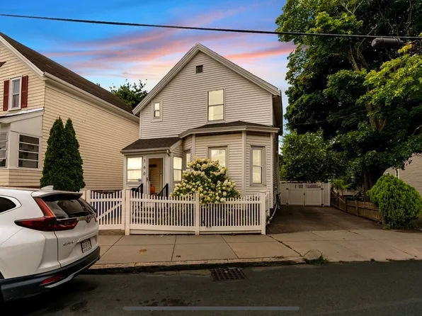 160 Garfield Ave, Chelsea, MA 02150