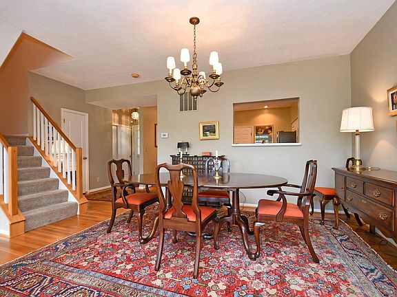 4th image of 2457 S Coveyrun Ct