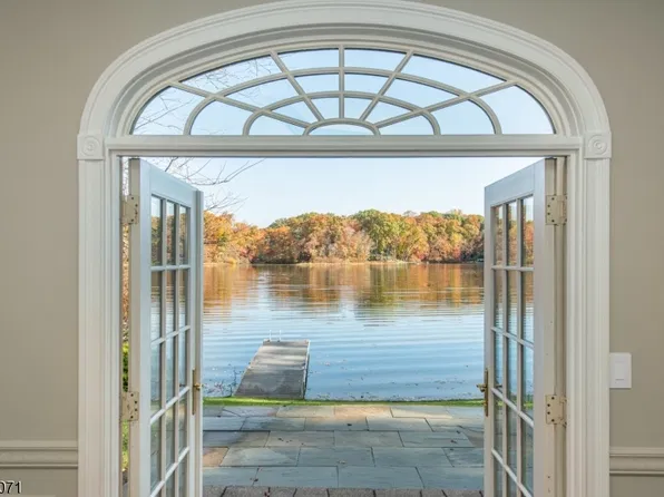 11 N Pocono Rd, Mountain Lakes Boro, NJ 07046