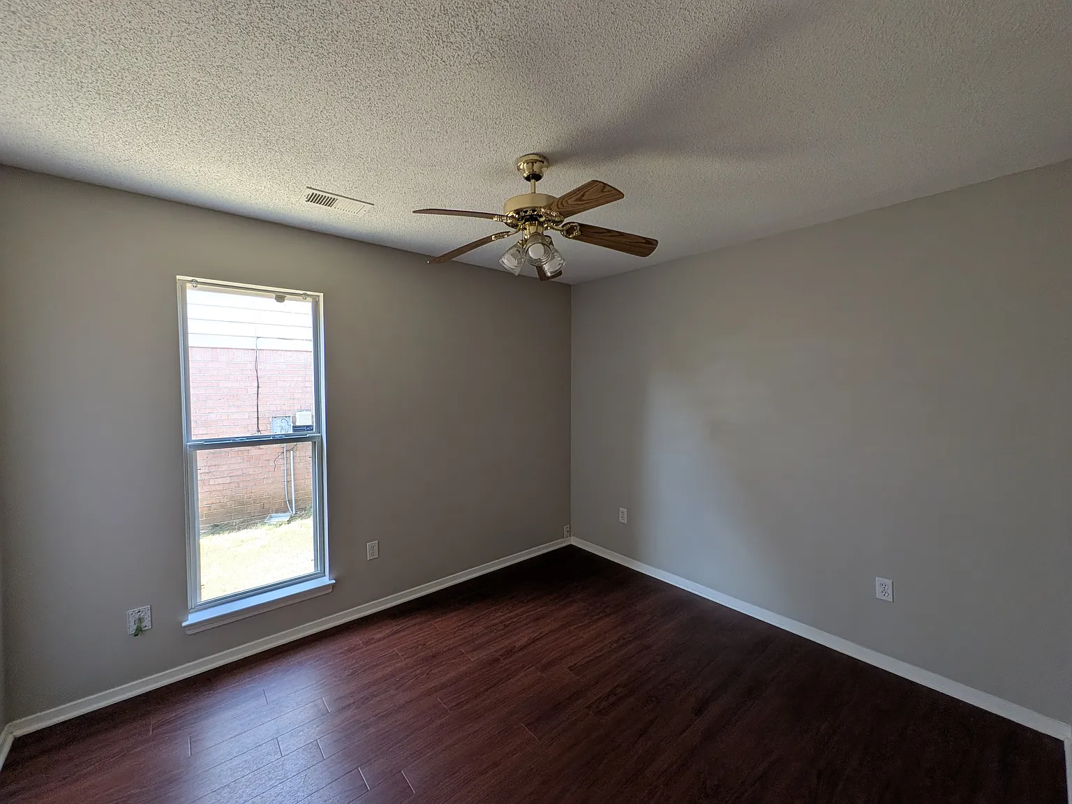 3 bed, 1369 sqft, $1,650 — Photo 4