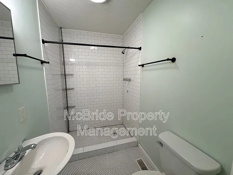 2754 Hazel St — Photo 9
