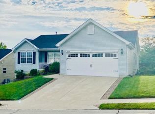8055 Pinetop Dr, Saint Louis, MO 63129