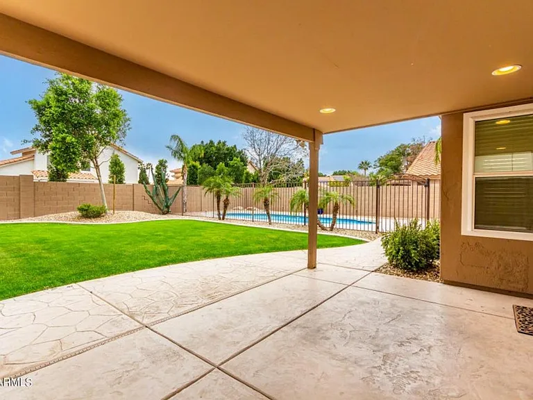 7217 W Crest Ln — Photo 34