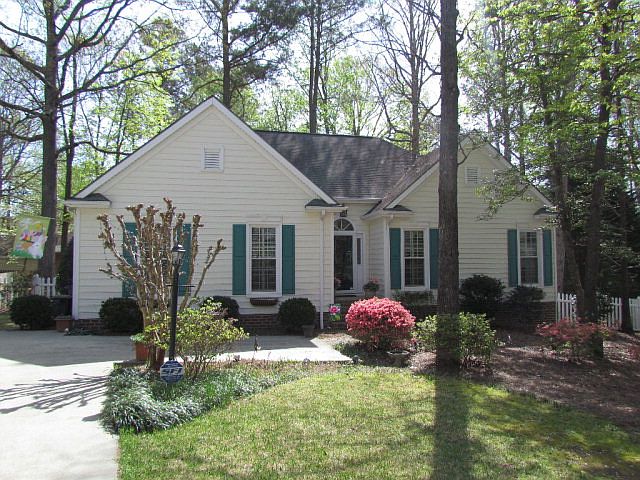 1st image of 3904 Crosswinds Dr