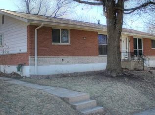 4786 Villa Knoll Dr, Saint Louis, MO 63128