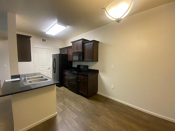 2nd image of 503 E 50th St #B107