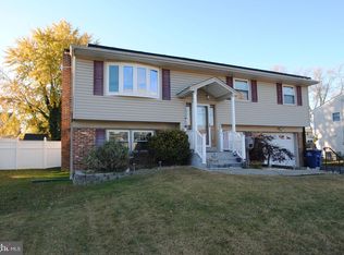 18 Cypress Rd, Burlington, NJ 08016