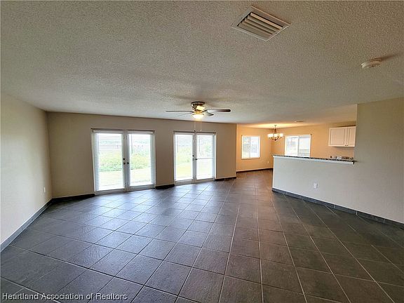 5th image of 228 S Huntley Dr