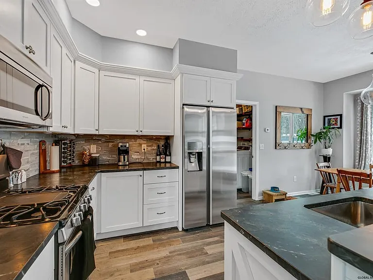 34 Thistle Dr — Photo 9