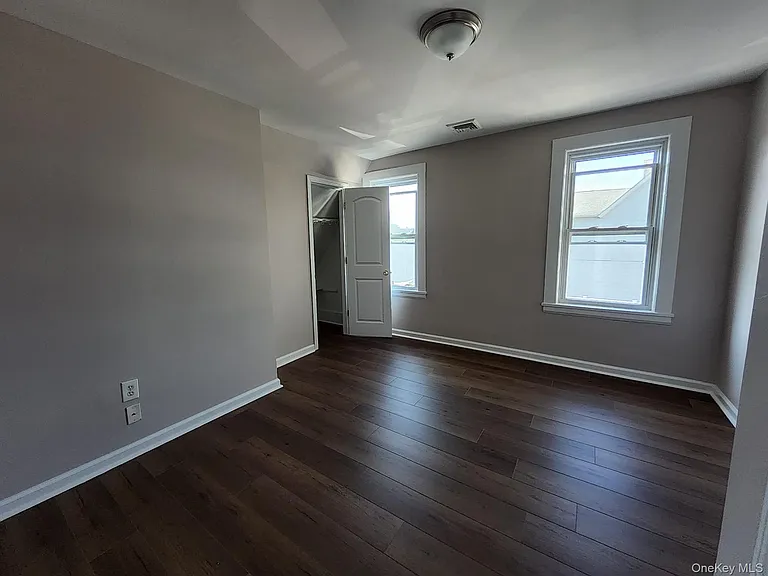 90 Hempstead Ave — Photo 6