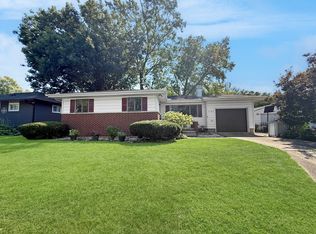 1107 E Fairlawn Dr, Urbana, IL 61801