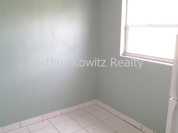 5th image of 384 Boylston Ave APT 1
