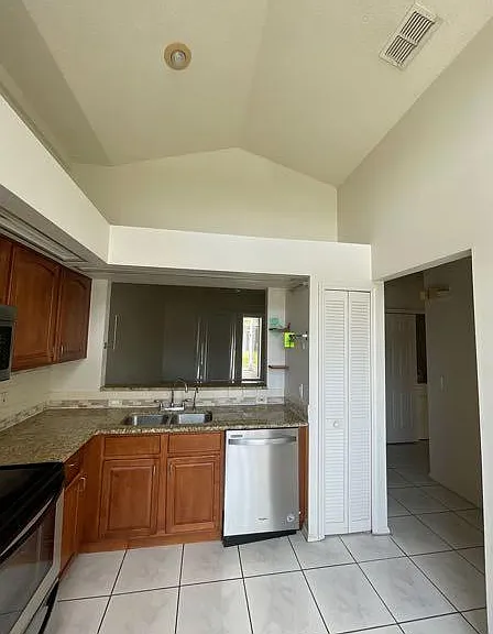 13117 Summerton Dr — Photo 3
