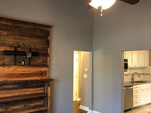 5th image of 4818 Canterbury St