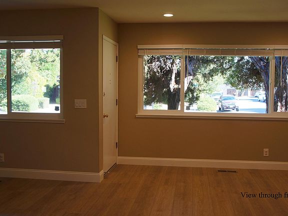 4th image of 422 Cirrus Ave