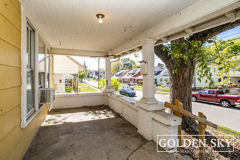 3 bed, 1.0 bath, $950 — Photo 3