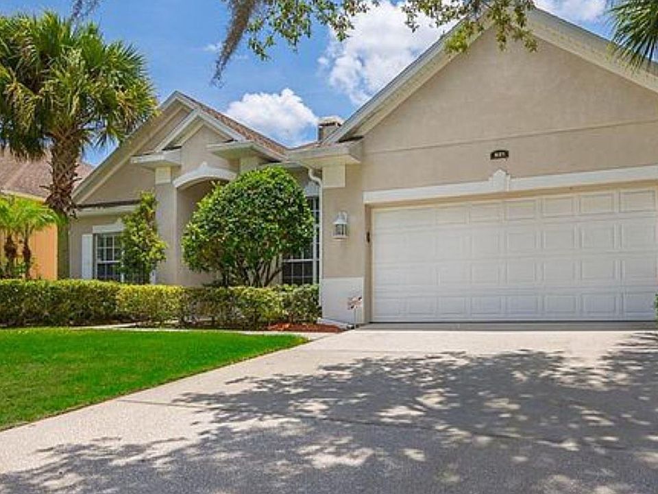 Front view, Driveway