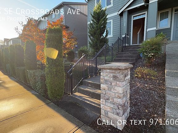 3rd image of 17108 SE Crossroads Ave