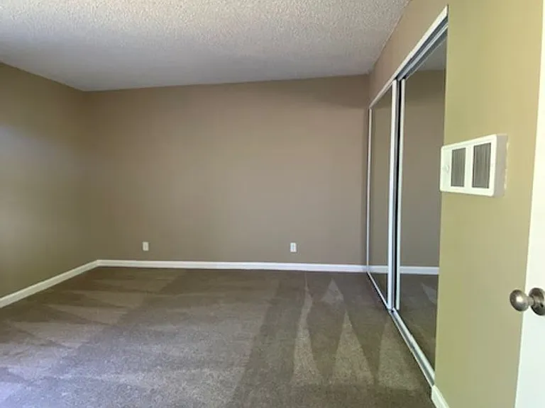 Summer Brook Apartments — Photo 28
